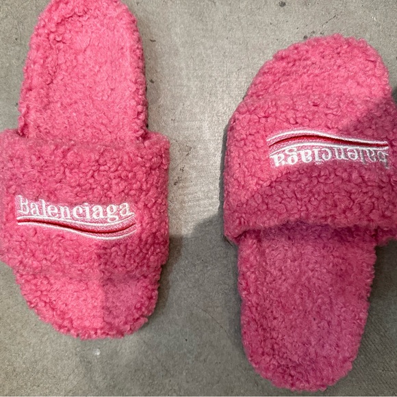 Pink Fuzzy Slides - Picture 4 of 5